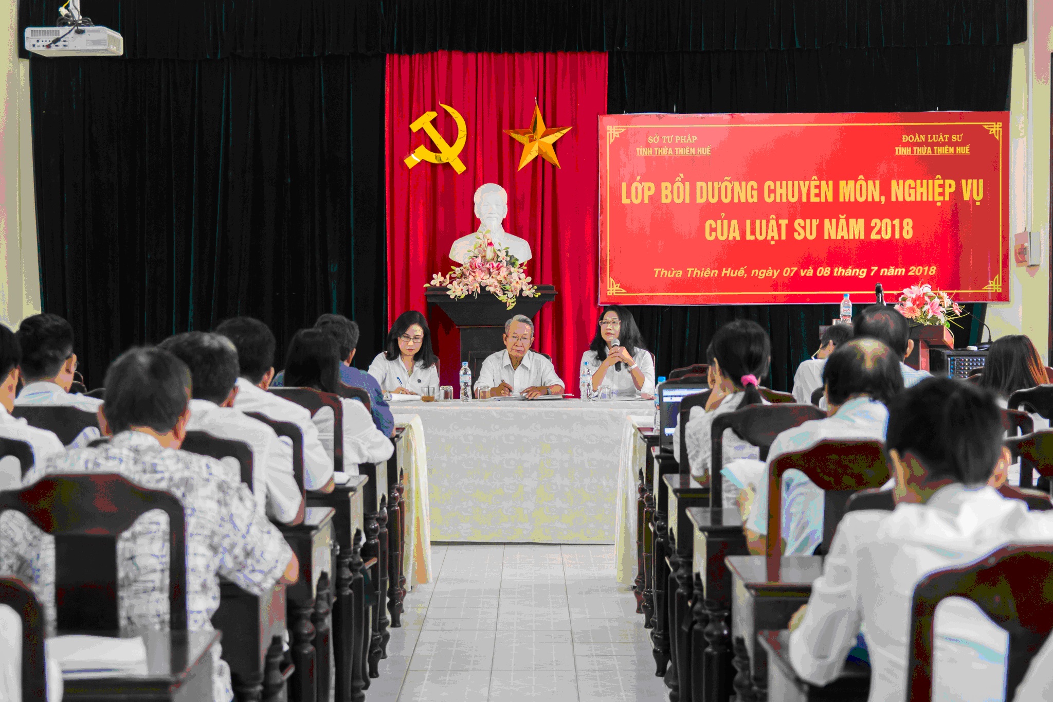 Đoàn luật sư tỉnh Thừa Thiên Huế tổ chức bồi dưỡng chuyên môn, nghiệp vụ năm 2018 cho các luật sư, người tập sự hành nghề luật sư thuộc  đoàn luật sư tỉnh Thừa Thiên Huế