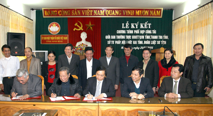 Đoàn luật sư tỉnh Ninh Bình tham gia ký kết chương trình phối hợp về giám sát và nâng cao hiệu quả việc giải quyết khiếu nại, tố cáo ở cơ sở