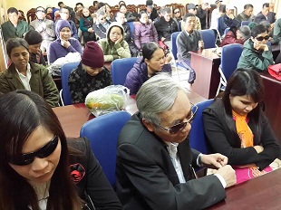 Hàng trăm hội viên Hội người mù TP. Hà Nội được nghe tuyên truyền Luật Hôn nhân và gia đình năm 2014