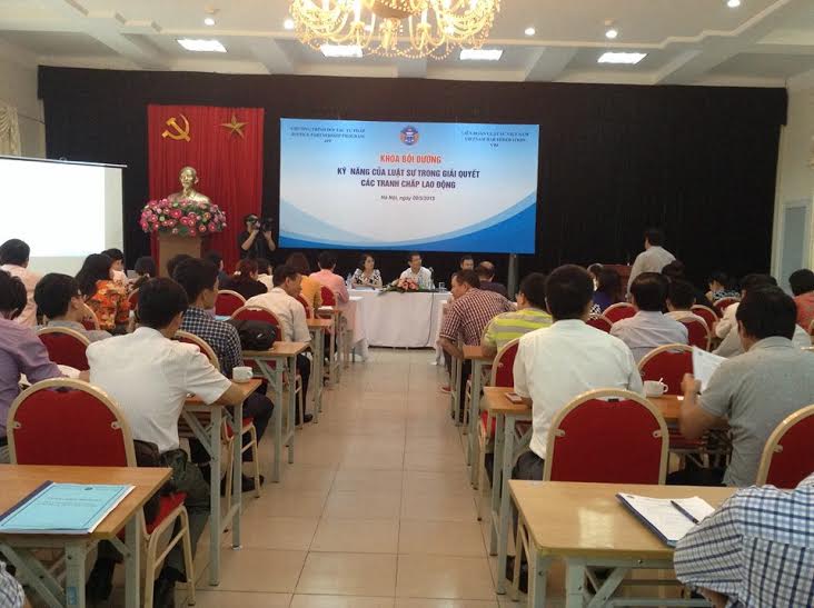 Hà Nội: 94 học viên tham dự khoá bồi dưỡng “Kỹ năng của luật sư trong giải quyết các tranh chấp lao động”