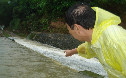 Điểm mất Gờ chắn lốp đi về đường Hồ Chí Minh ngày 26.9.2013