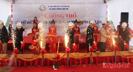 Lễ động thổ cầu Khe Ang (Ảnh Internet)