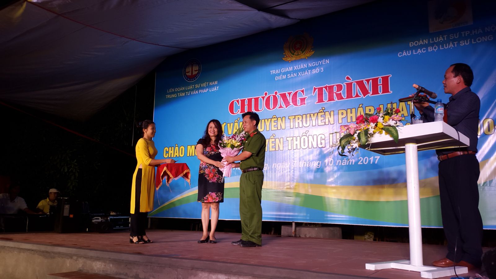 TRUNG TÂM TVPL LĐLSVN PHỐI HỢP PHỔ BIẾN KIẾN THỨC PL VÀ TVPL MIỄN PHÍ TẠI HẢI PHÒNG