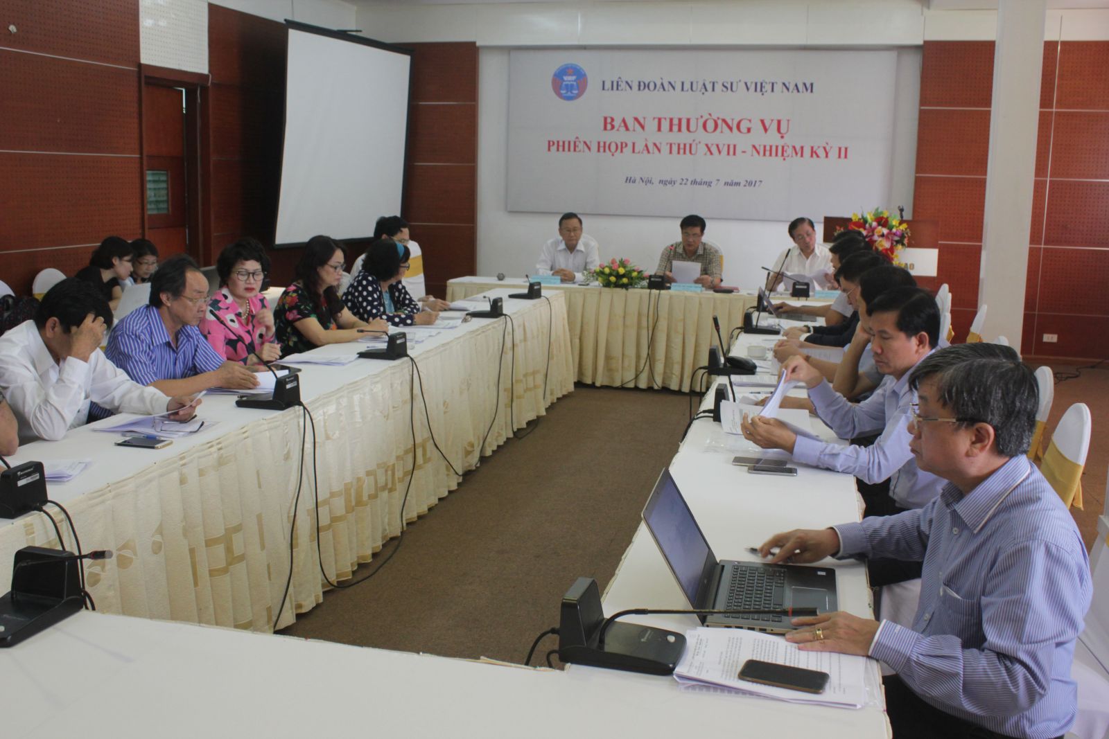 BAN THƯỜNG VỤ LIÊN ĐOÀN LUẬT SƯ VIỆT NAM NHIỆM KỲ II HỌP PHIÊN THỨ XVII