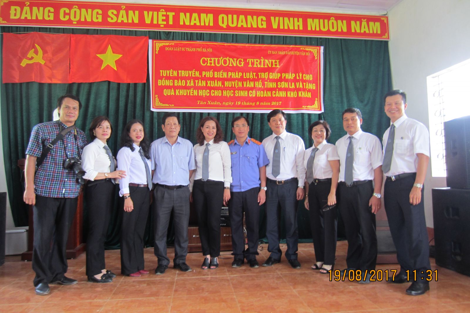 ĐLS thành phố Hà Nội: Tổ chức chương trình trợ giúp pháp lý cho đồng bào vùng cao và trao quà cho các cháu học sinh có hoàn cảnh khó khăn tại tỉnh Sơn La