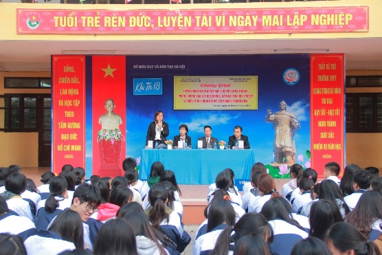 Trung tâm tư vấn pháp luật tuyên truyền, phổ biến pháp luật tại Trường THPT Quang Trung, quận Hà Đông, thành phố Hà Nội